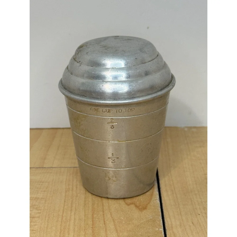 Vintage Mirro Aluminum Cocktail Shaker 1 Cup Measuring Cup Stepped Lid 2623M USA